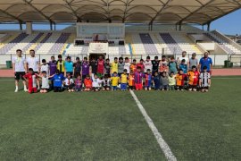Milas Belediyesi Yaz Futbol Okulu’nda Minik Sporcular Antrenmanlara Başladı