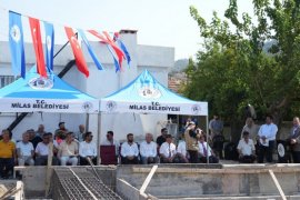 Milas Belediyesi Mahallelerimizi Çok Amaçlı Sosyal Alanlarla Donatıyor… Derince Mahallesi’nde Temel Atıldı