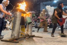 Kostümler giyildi, maskeler takıldı…