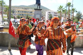 Milas sokakları yörük göçü ile şenlendi