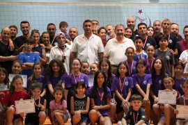 Babalar Günü’nde Coşkulu Voleybol Ve Basketbol Maçı