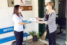 Klinik sahibi doktorlara 5 bin maske dağıtıldı