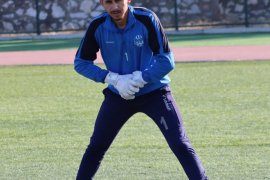 Milas Şehit Metin Özcan Stadyumu'nda Yerel Derbi Heyecanı