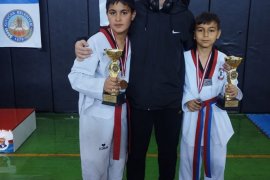 Taekwondocu minikler madalyalar kazandı