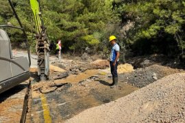 ​​​​​​​Elektrik Direği Çalışması Sırasında Bodrum’a Su Sağlayan Ana Hat Patladı