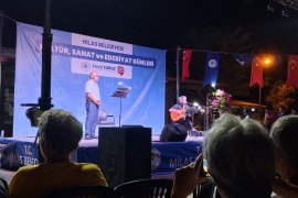 BOĞAZİÇİ’NDE ŞİİR VE MÜZİK EŞLİĞİNDE SANAT DOLU BİR AKŞAM YAŞANDI