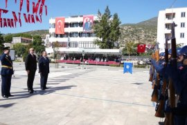 103 Yıllık Büyük Zafer, Milas’ta Sabah Resmî Törenlerle, Akşam Fener Alayı ve Konserle Kutlanıyor