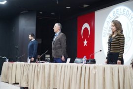 Milas Belediye Meclisi, saygı duruşu ile başladı