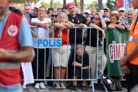 ‘Toprağımızı Vermiyoruz’ Mitinginde Özgür Özel’den Anayasa Mahkemesi’ne Çağrı