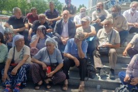 İkizköylüler Komisyona Alınmadı, Köylüler Oturma Eylemi yaptı