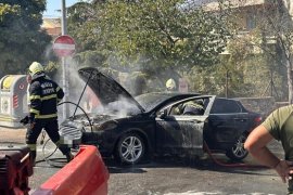 Milas’ta Araç Yangınında Mahallelinin Duyarlılığı İnsanlığa Umut Oldu