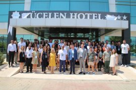 ECZACILARDAN GENÇLİK ÇALIŞTAYI..