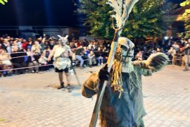 Kostümler giyildi, maskeler takıldı…