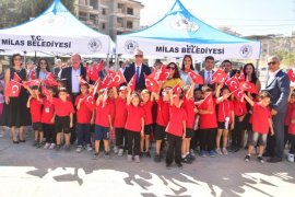 İlköğretim Haftası’nda Protokole Miniklerden Büyük İlgi