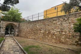 Milas’ta Yıllardır Süren Sorun Çözüldü: Cami ve Okul Duvarı Yenilendi