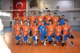 Voleybolculalrmız Beşinci Galibiyetlerini Aldı