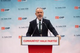 Cumhur Uzun,  “Ayağa Kalk Türkiye, Millet Geliyor, Cumhuriyet Halk Partisi geliyor.’’