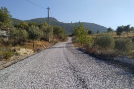 Milas Belediyesi Kırsal Mahallelerdeki Yol Yapım Çalışmalarını Sürdürüyor