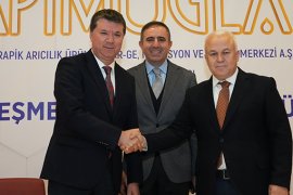 APİMUĞLA Ile Muğla Eczacı Odasi Satış Sözleşmesi İmzaladı