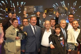 Milaslı Üreticilerden Zeytinyağında Büyük Başarı: TARİŞ’e Çifte Ödül!