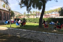 Drama Kursu Hem Çocukları Hem Anne Babaları Mutlu Ediyor
