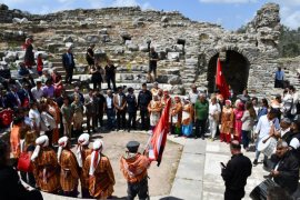 Turizm Haftası Kutlamaları Hermias ile Yunus Efsanesi Işığında Tarihi Şehirde Sona Erdi