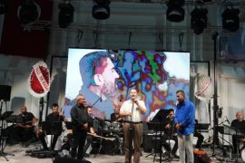 Amfi Tiyatro’da Güzel Bir Konser..