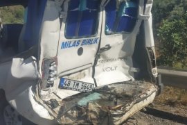 Dolmuşa Beton Mikseri Çarptı: 1 Kişi Hayatını Kaybetti, 13 Yaralı