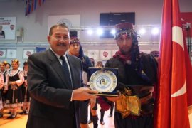 Milas, Uluslararası Halk Oyunları Gecesi’ne Ev Sahipliği Yaptı