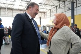 Başkan Topuz Bugünkü Mesaisine Salı Pazarını Ziyaret Ederek Başladı