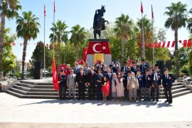 103 Yıllık Büyük Zafer, Milas’ta Sabah Resmî Törenlerle, Akşam Fener Alayı ve Konserle Kutlanıyor