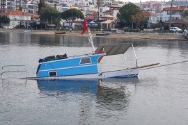 Güllük’te fırtına tekneleri batırdı, çatıları uçurdu