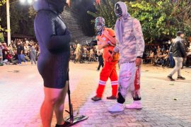 Kostümler giyildi, maskeler takıldı…