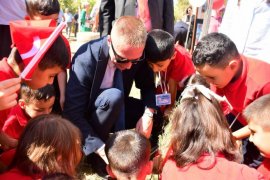 İlköğretim Haftası’nda Protokole Miniklerden Büyük İlgi