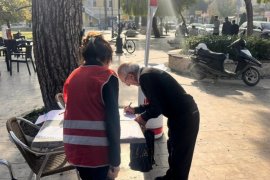 Okullarda Ücretsiz Yemek İçin İmza Topladılar