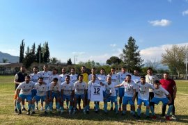 Mahalleler arası futbol müsabakaları bol gollü başladı