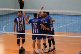 Milas Belediyespor liderliğini koruyor