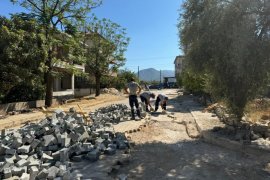 Bozulan Yolların Tamiratı Milas Belediyesi Tarafından Gerçekleştiriliyor