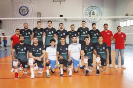 Voleybolculalrmız Beşinci Galibiyetlerini Aldı