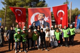 Çamovalı Mahallesi'nde Fidanlar ve Tohumlar Toprakla Buluştu