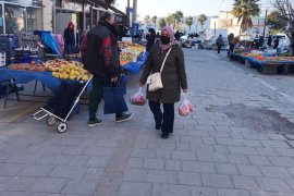 GÜLLÜK PAZARINDAKİ ÇİFTÇİLER ‘MAĞDURUZ’ DİYOR, HAKLARININ KORUNMASINI İSTİYOR..