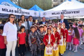 İlköğretim Haftası’nda Protokole Miniklerden Büyük İlgi