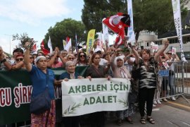 ‘Toprağımızı Vermiyoruz’ Mitinginde Özgür Özel’den Anayasa Mahkemesi’ne Çağrı