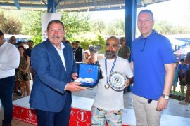 Yağlı Direk Yarışı Nefes Kesti, Su Şovları Serinletti