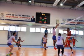 Voleybolcularımız ikinci yarı 5’te 5 yaptı..