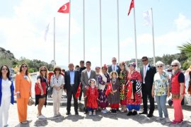 Turizm Haftası Kutlamaları Hermias ile Yunus Efsanesi Işığında Tarihi Şehirde Sona Erdi