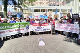MEMURLARDAN TABUTLU PROTESTO: 