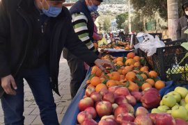 GÜLLÜK PAZARINDAKİ ÇİFTÇİLER ‘MAĞDURUZ’ DİYOR, HAKLARININ KORUNMASINI İSTİYOR..