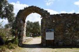 Turizm Haftası Kutlamaları Hermias ile Yunus Efsanesi Işığında Tarihi Şehirde Sona Erdi