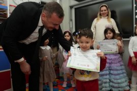 Milas Belediyesi Çocuk Oyun Evi’nde Başarı Belgelerini Alan Minik Öğrenciler Yarıyıl Tatiline Başladı
